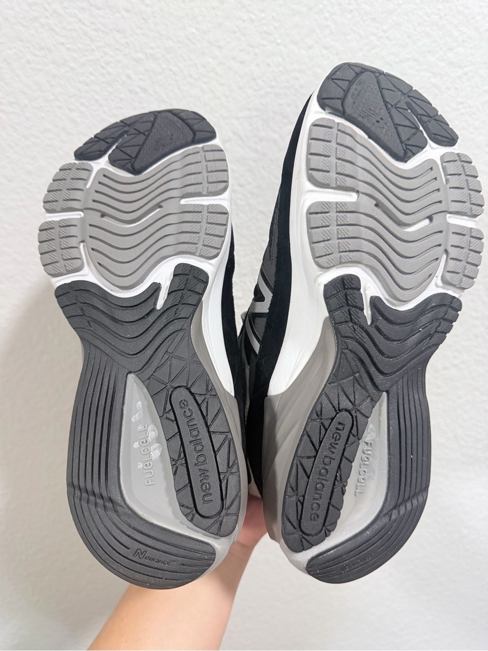 New Balance 990v6 Men's Athletic Sneaker - Black & Gray - Picture 9 of 9